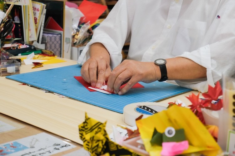 Amable y profundo. Pase un tiempo sumergiéndose en la rica cultura del origami en el Origami Hall.