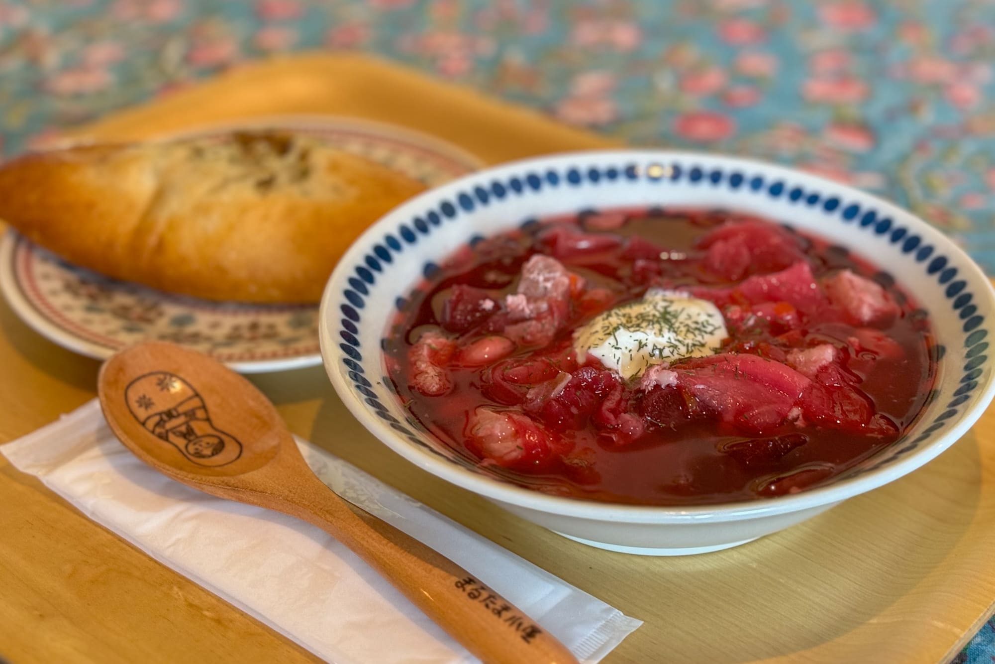 ``Marutama Koya'', donde puedes disfrutar de piroshki y borscht a la parrilla de Europa del Este en Hakodate