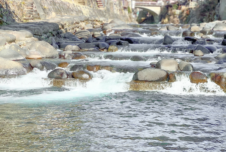 Río Kodara donde se lleva a cabo el clima frío.