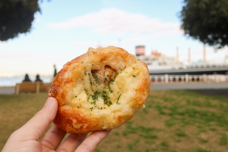 También recomendamos comer en Yamashita Park o Port View Hill Park.