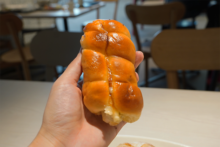 "Pan Chikuwa" al horno. La forma esponjosa es tan adorable.