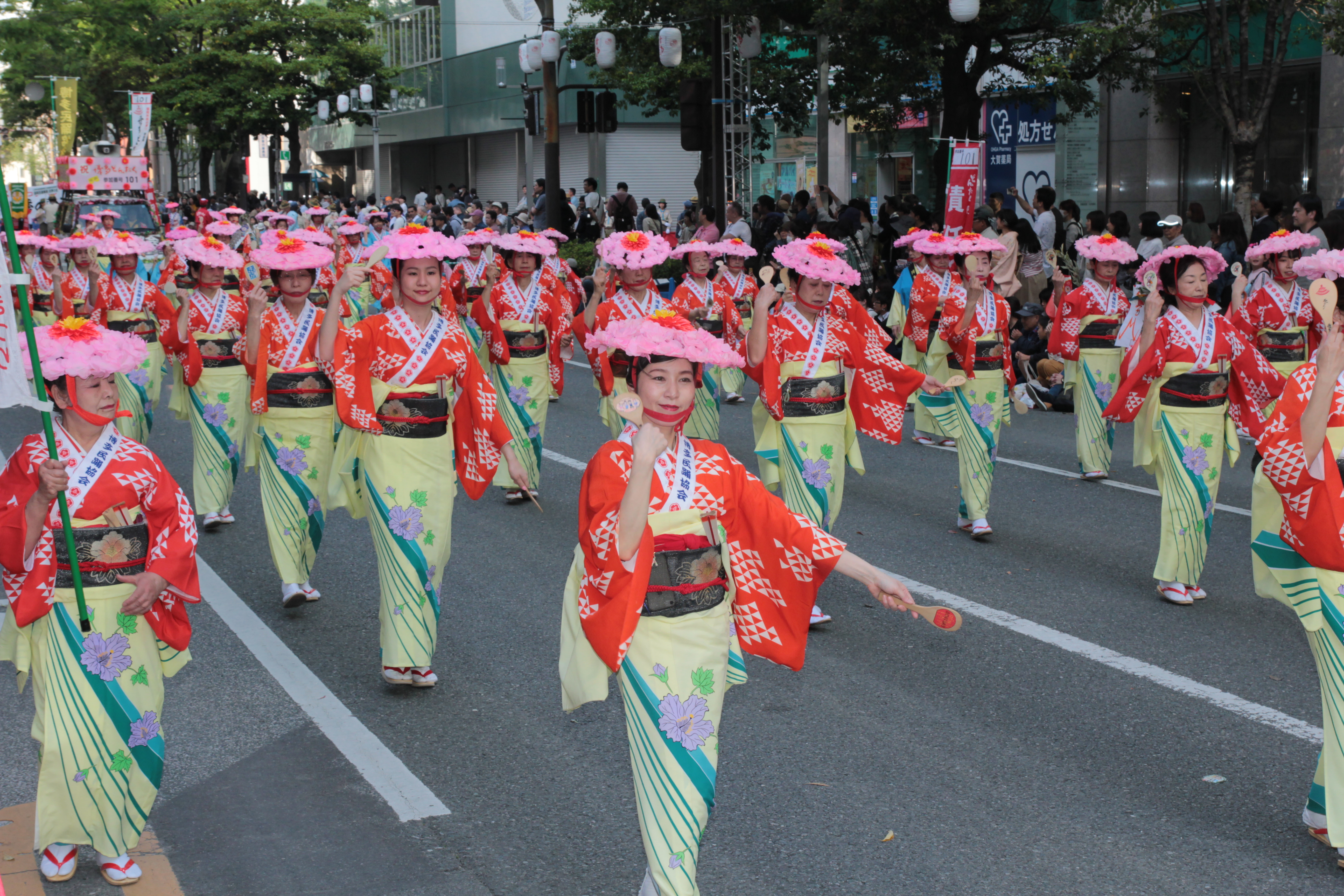 Festival del Puerto Dontaku de Hakata: un festival que conecta a los lugareños y que ha seguido evolucionando durante 800 años.