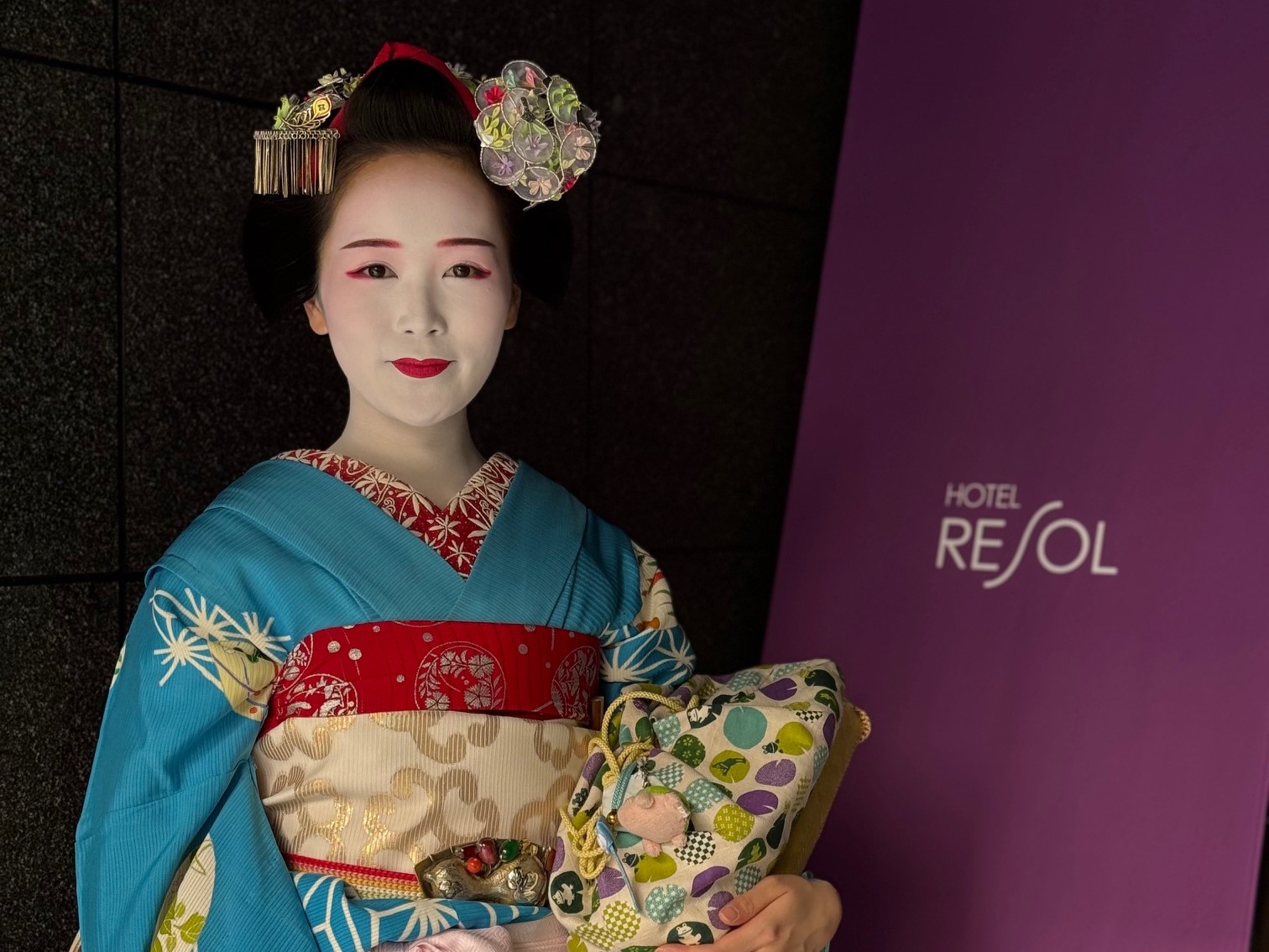 [Limitado a huéspedes del hotel] Un momento especial para disfrutar del baile de una maiko