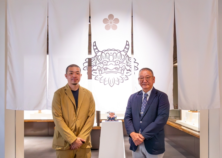 (Izquierda) Nakamura Hiromine de cuarta generación (Derecha) Nakamura Shinkyo de tercera generación (Derecha)