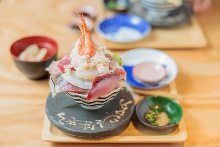 Los ingredientes del “Seafood Bowl” cambian según el suministro del día.