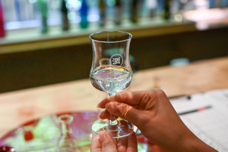 Una vez preparada la bebida, la mezcla se puede disfrutar lentamente allí mismo.