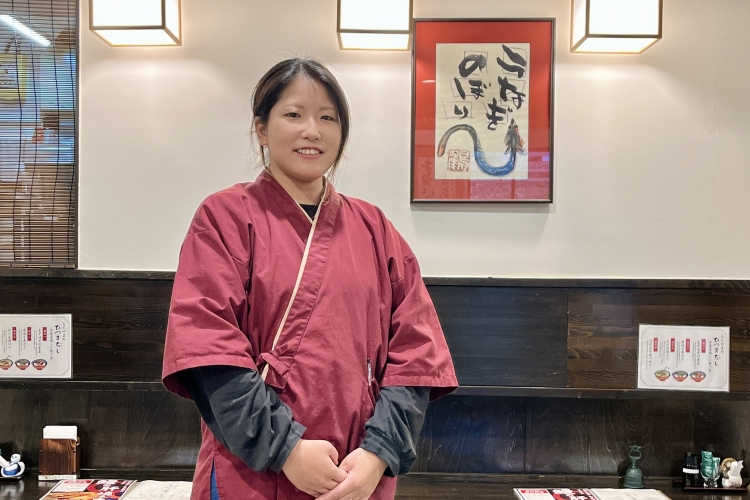 "Quiero que personas de todas las edades disfruten de la anguila de forma informal", dice el Sr. Shishikura.