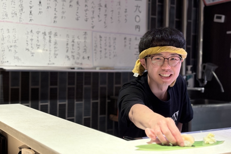 La Sra. Yamane está a cargo tanto del departamento de productos como de "Fukuhara".