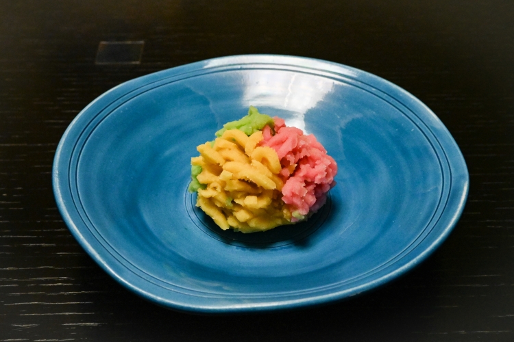 "Miyama no Nishiki", un dulce fresco elaborado con kinton (pasta de batata), disponible únicamente en noviembre.