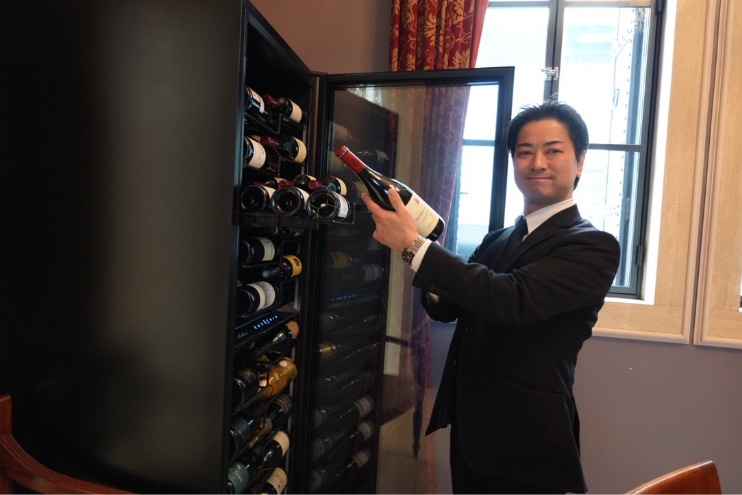 Ikuhiro Shibata, gerente de restaurante y sumiller.